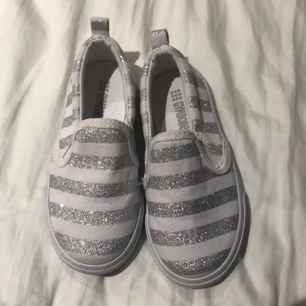 Gymboree 9 white silver slip on tennis shoe euc